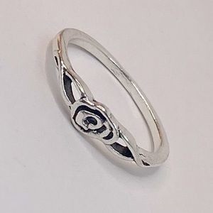 SMALL ROSE RING